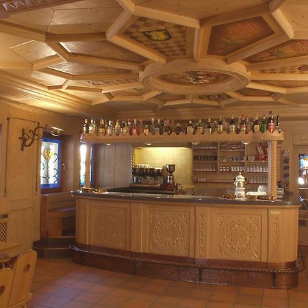 Hotel Villa Jolanda Ziano di Fiemme Buitenkant foto